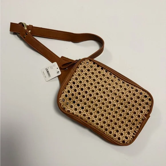 🆕 Free People Beach Bum Bag - Picture 2 of 12